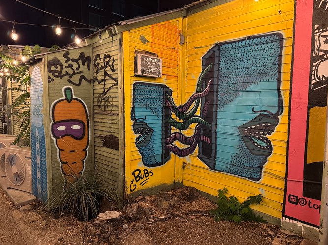 Interior of Hole in the Wall in UT Campus